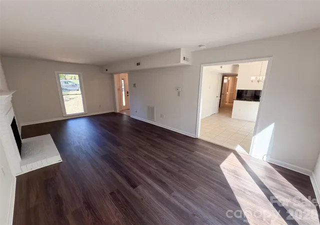 Photo 4 of Single family home for sale at 12006 Painted Tree Rd, Charlotte, NC 28226 | MLS# 4436220 | Listing updated on 2026-10-21