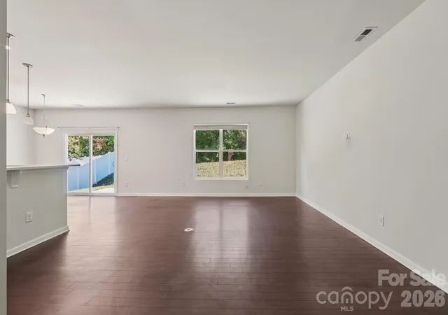 Photo 4 of Single family home for sale at 1331 Soothing Ct, Concord, NC 28027 | MLS# 4436229 | Listing updated on 2026-10-28