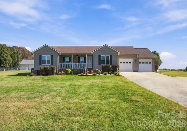 Photo 1 of Single family home for sale at 643 Shoal Rd, Lincolnton, NC 28092 | MLS# 4436248 | Listing updated on 2026-10-31