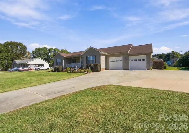 Photo 2 of Single family home for sale at 643 Shoal Rd, Lincolnton, NC 28092 | MLS# 4436248 | Listing updated on 2026-10-31