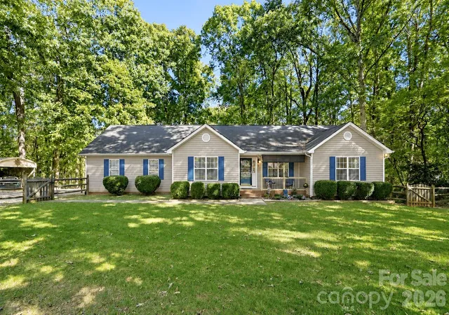 Single family home for sale at 8610 Lochinvar Dr, Charlotte, NC 28227 | MLS# 4436249