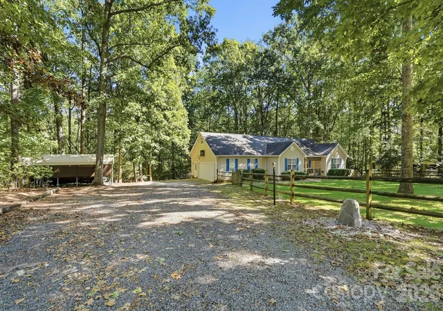 Photo 1 of Single family home for sale at 8610 Lochinvar Dr, Charlotte, NC 28227 | MLS# 4436249 | Listing updated on 2026-10-22