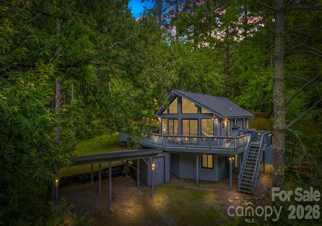 Photo 1 of Single family home for sale at 266 Chestnut Walk Dr, Waynesville, NC 28786 | MLS# 4436254 | Listing updated on 2026-10-28