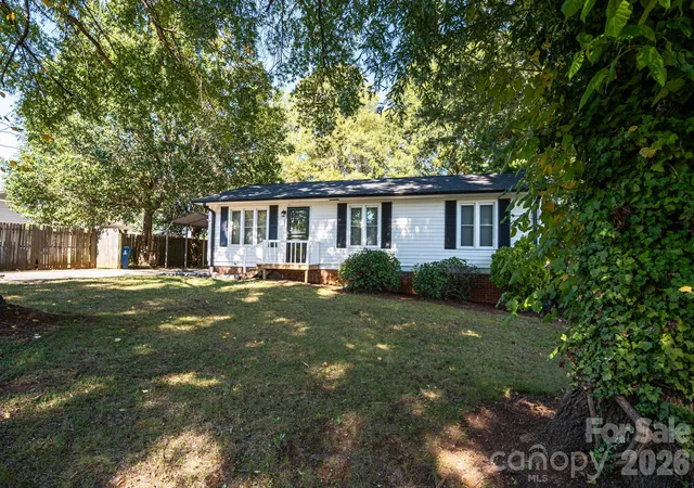 Photo 3 of Single family home for sale at 413 E Klutz St, Maiden, NC 28650 | MLS# 4436291 | Listing updated on 2026-10-23