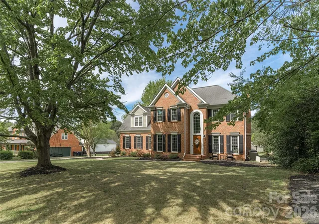 Photo 2 of Single family home for sale at 16647 Greenfarm Rd, Huntersville, NC 28078 | MLS# 4436296 | Listing updated on 2026-10-31