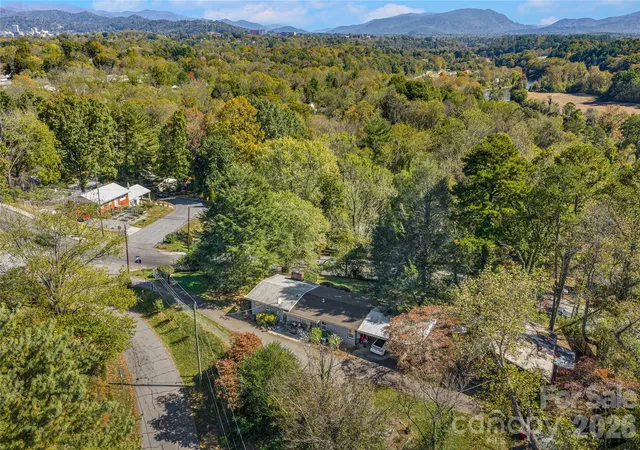 Photo 3 of Single family home for sale at 331 Brevard Rd, Asheville, NC 28806 | MLS# 4436306 | Listing updated on 2026-10-30