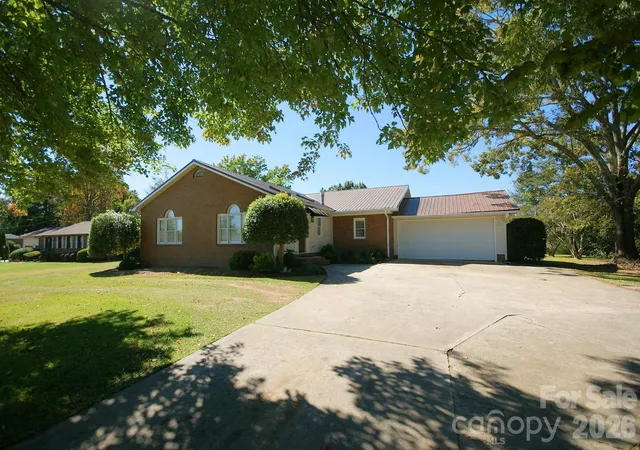 Photo 1 of Single family home for sale at 2122 Griffith Rd, Monroe, NC 28112 | MLS# 4436310 | Listing updated on 2026-10-28