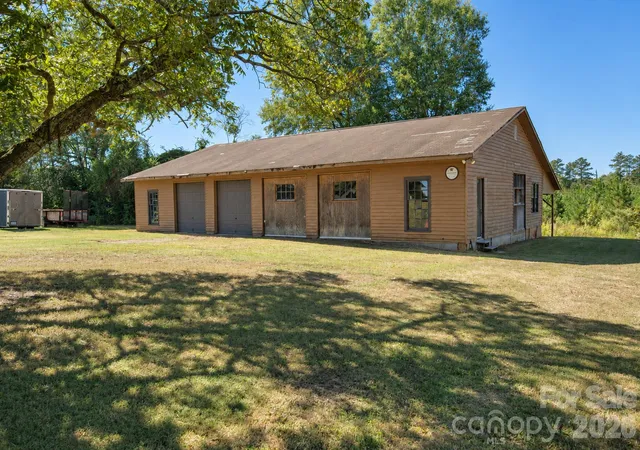 Photo 2 of Single family home for sale at 2122 Griffith Rd, Monroe, NC 28112 | MLS# 4436310 | Listing updated on 2026-10-28