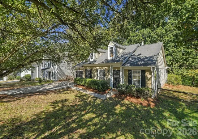 Photo 2 of Single family home for sale at 13737 Gatestone Ln, Pineville, NC 28134 | MLS# 4436317 | Listing updated on 2026-10-28
