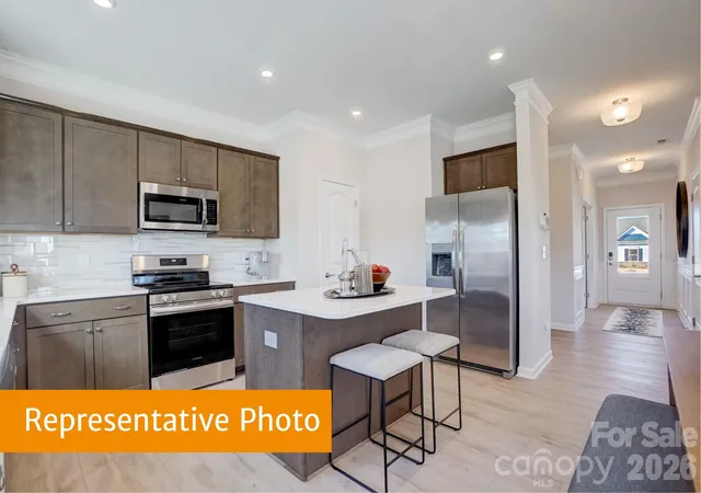 Photo 2 of Single family home for sale at 4027 Ruth Crk Ct, Charlotte, NC 28216 | MLS# 4436319 | Listing updated on 2026-10-21