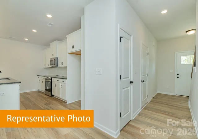 Photo 3 of Single family home for sale at 4224 Ruth Crk Ct, Charlotte, NC 28216 | MLS# 4436322 | Listing updated on 2026-10-21