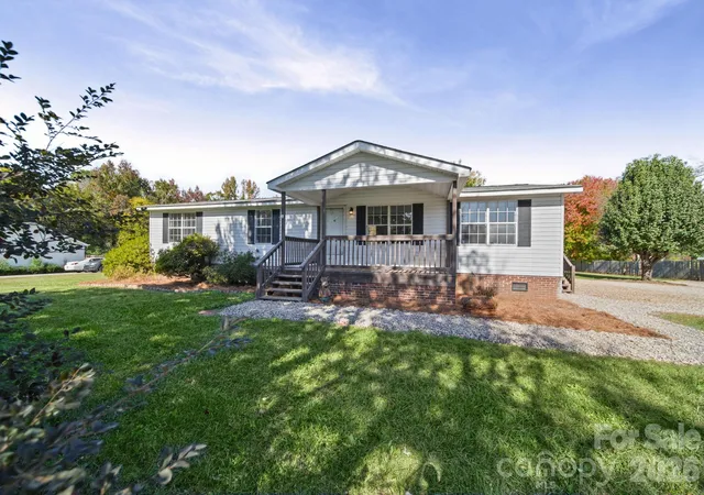 Photo 1 of Single family home for sale at 2374 York Hwy, York, SC 29745 | MLS# 4436331 | Listing updated on 2026-10-30