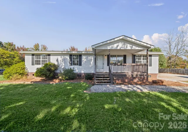 Photo 2 of Single family home for sale at 2374 York Hwy, York, SC 29745 | MLS# 4436331 | Listing updated on 2026-10-30
