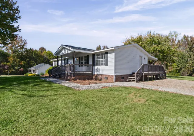 Photo 3 of Single family home for sale at 2374 York Hwy, York, SC 29745 | MLS# 4436331 | Listing updated on 2026-10-30