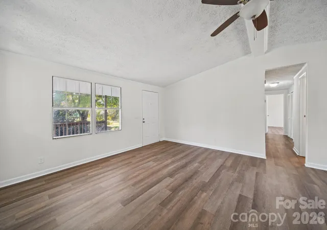 Photo 4 of Single family home for sale at 2374 York Hwy, York, SC 29745 | MLS# 4436331 | Listing updated on 2026-10-30