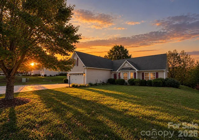 Single family home for sale at 112 Ashton Blf Cir, Mount Holly, NC 28120 | MLS# 4436335