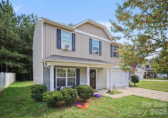 Photo 2 of Single family home for sale at 137 Oliver St, York, SC 29745 | MLS# 4436339 | Listing updated on 2026-10-21