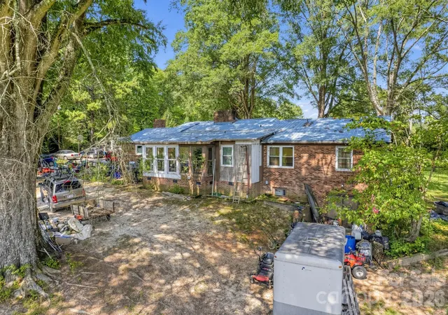 Photo 2 of Single family home for sale at 2661 Nc 24/27 Hwy W, Mount Gilead, NC 27306 | MLS# 4436352 | Listing updated on 2026-10-26