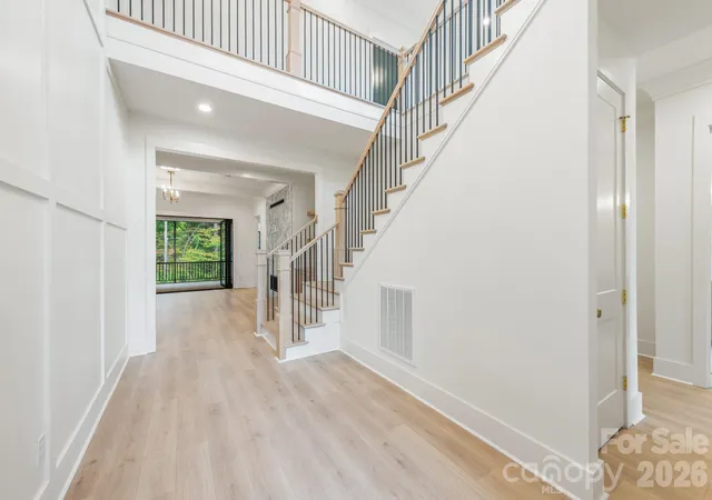 Photo 2 of Single family home for sale at 5549 Fairview Rd, Charlotte, NC 28209 | MLS# 4436354 | Listing updated on 2026-10-28