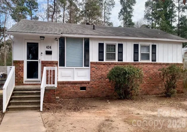 Photo 1 of Single family home for sale at 434 Cummings St, Rock Hill, SC 29730 | MLS# 4436361 | Listing updated on 2026-10-21
