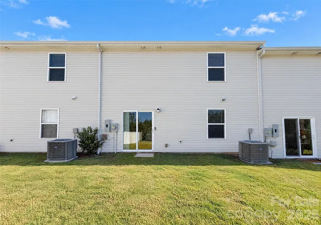 Photo 4 of Townhouse for sale at 3306 Ellingford Rd, Charlotte, NC 28214 | MLS# 4436381 | Listing updated on 2026-10-26