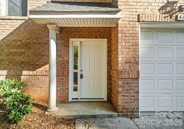 Photo 4 of Townhouse for sale at 4766 Hunter Crst Ln, Charlotte, NC 28209 | MLS# 4436392 | Listing updated on 2026-10-26