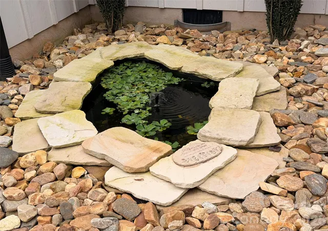 Photo 2 of Single family home for sale at 4347 Greenbriar Dr #3, Hickory, NC 28602 | MLS# 4436406 | Listing updated on 2026-10-26