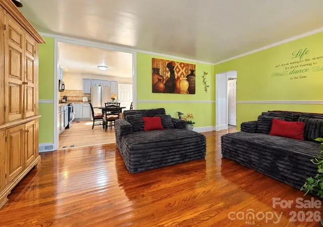 Photo 3 of Single family home for sale at 4310 Dinglewood Ave, Charlotte, NC 28205 | MLS# 4436414 | Listing updated on 2026-10-23
