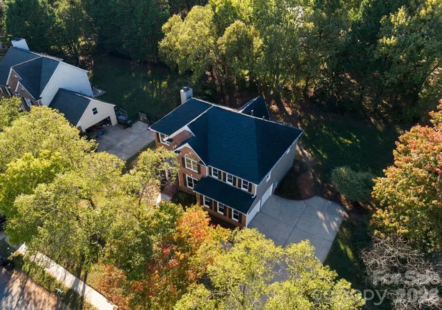 Photo 1 of Single family home for sale at 10318 Tallent Ln, Huntersville, NC 28078 | MLS# 4436419 | Listing updated on 2026-10-31