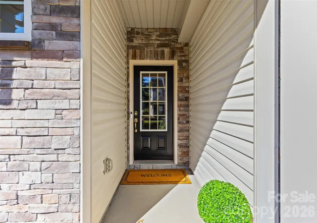 Photo 2 of Townhouse for sale at 6607 Portland Rose Ln, Charlotte, NC 28210 | MLS# 4436431 | Listing updated on 2026-10-23