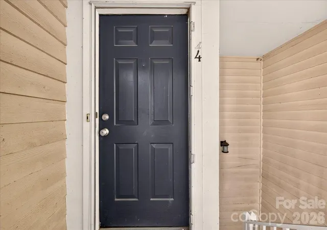 Listing Photo 2 - Condo for sale in building located at 3200 Selwyn Farms Ln, Charlotte, NC 28209