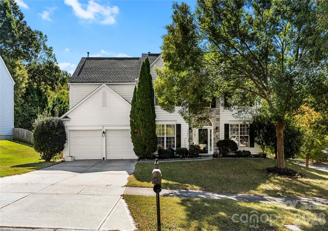 Photo 1 of Single family home for sale at 2602 Mullis Ln, Matthews, NC 28105 | MLS# 4436447 | Listing updated on 2026-10-21