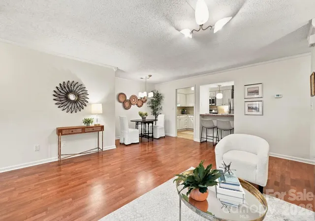 Listing Photo 4 - Condo for sale in building located at 1051 Churchill Downs Ct, Charlotte, NC 28211 - Unit #B
