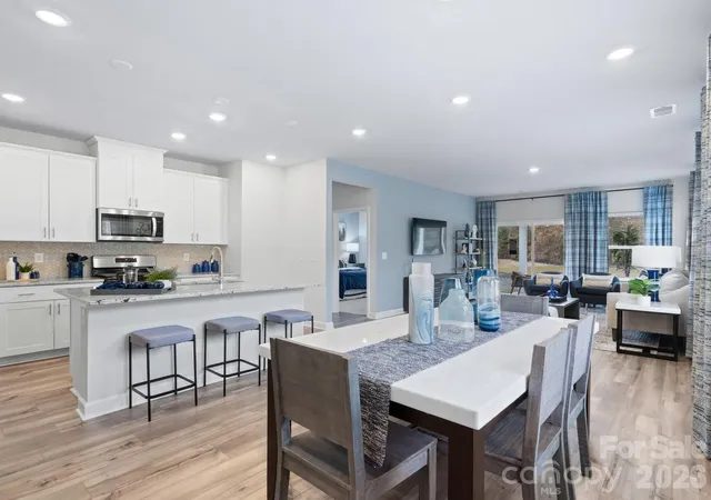 Photo 2 of Single family home for sale at 12511 Russellwood Ln, Charlotte, NC 28213 | MLS# 4436484 | Listing updated on 2026-10-23