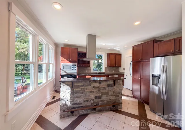 Photo 1 of Single family home for sale at 732 Front St, Statesville, NC 28677 | MLS# 4436486 | Listing updated on 2026-10-21