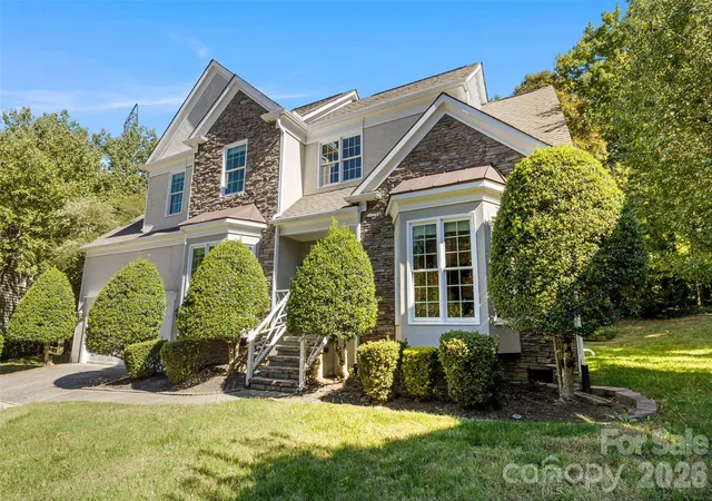 Photo 2 of Single family home for sale at 5705 Kinglet Ln, Charlotte, NC 28269 | MLS# 4436493 | Listing updated on 2026-10-27