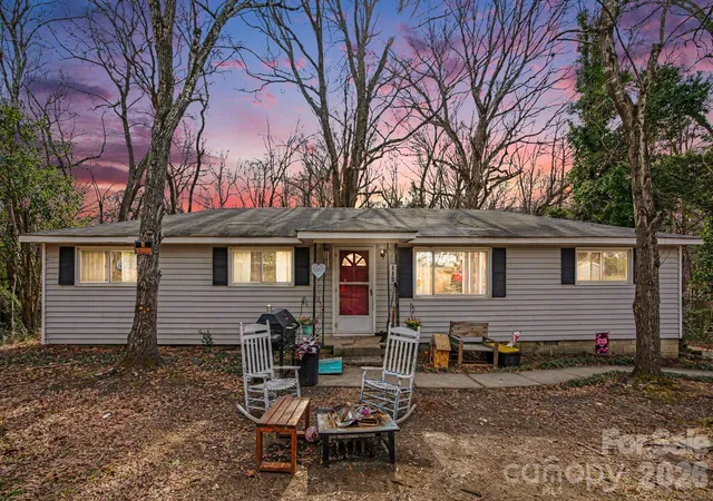 Photo 1 of Single family home for sale at 115 Mccain St, Waxhaw, NC 28173 | MLS# 4436505 | Listing updated on 2026-10-28
