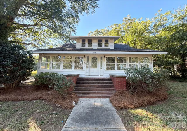 Photo 1 of Single family home for sale at 208 Elm St, Marshville, NC 28103 | MLS# 4436521 | Listing updated on 2026-10-28