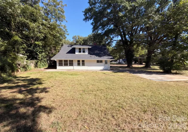 Photo 4 of Single family home for sale at 208 Elm St, Marshville, NC 28103 | MLS# 4436521 | Listing updated on 2026-10-28