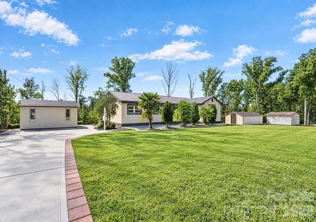 Photo 1 of Single family home for sale at 892 Taylor Dr, Lancaster, SC 29720 | MLS# 4436527 | Listing updated on 2026-10-26