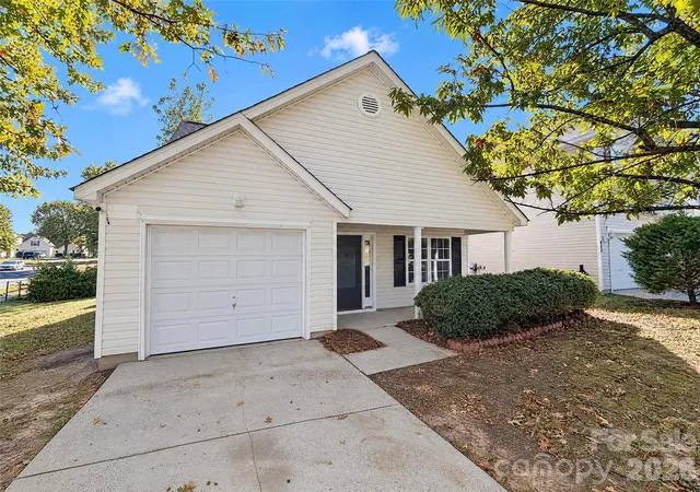 Photo 1 of Single family home for sale at 8603 Berrybrook Ln, Charlotte, NC 28269 | MLS# 4436528 | Listing updated on 2026-10-30