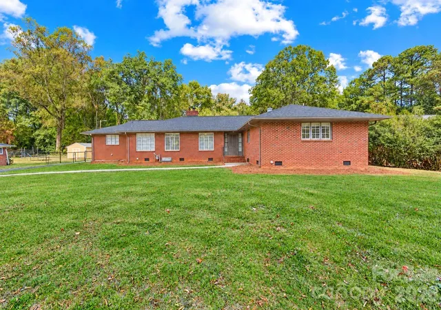 Photo 1 of Sale Pending at 1920 Marlwood Cir, Charlotte, NC 28227 | MLS# 4436529 | Listing updated on 2026-10-27