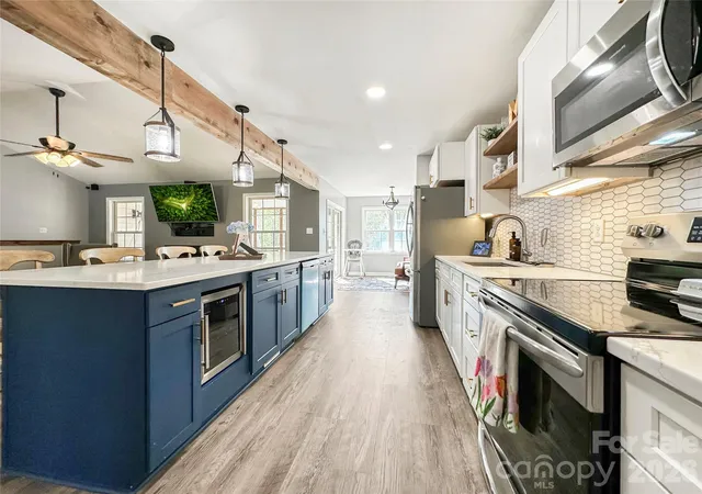 Photo 4 of Single family home for sale at 3232 47th Avenue Pl, Hickory, NC 28601 | MLS# 4436548 | Listing updated on 2026-10-24