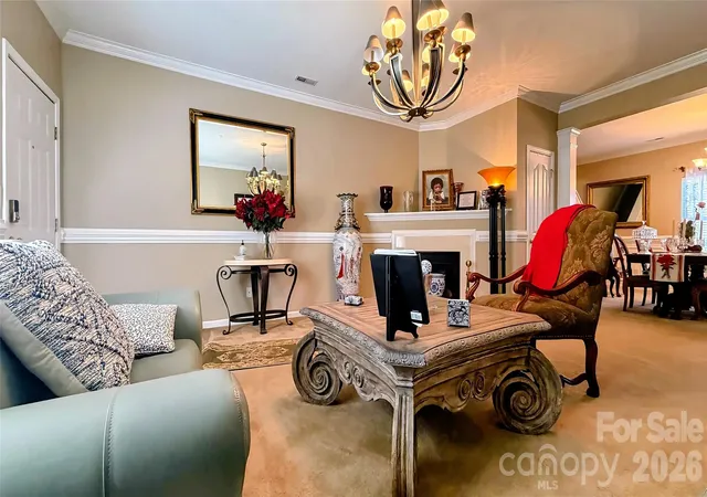 Photo 4 of Single family home for sale at 8428 Glaze Ct, Charlotte, NC 28269 | MLS# 4436551 | Listing updated on 2026-10-23