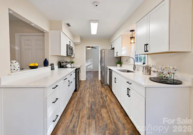 Photo 2 of Single family home for sale at 8730 Fieldgate Dr, Charlotte, NC 28277 | MLS# 4436593 | Listing updated on 2026-10-28