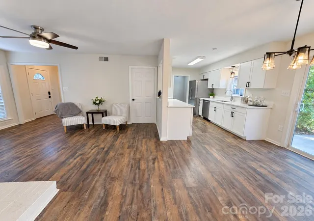 Photo 4 of Single family home for sale at 8730 Fieldgate Dr, Charlotte, NC 28277 | MLS# 4436593 | Listing updated on 2026-10-28
