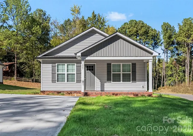 Photo 1 of Single family home for sale at 1027 Alabama St, Kannapolis, NC 28083 | MLS# 4436594 | Listing updated on 2026-10-27