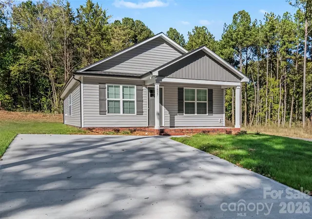 Photo 3 of Single family home for sale at 1027 Alabama St, Kannapolis, NC 28083 | MLS# 4436594 | Listing updated on 2026-10-27