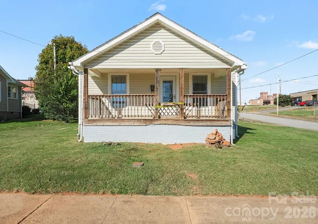 Single family home for sale at 216 N Brady Ave, Newton, NC 28658 | MLS# 4436603 | Listing updated on 2026-10-22