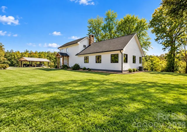 Photo 1 of Single family home for sale at 608 Robinson Crk Rd, Bostic, NC 28018 | MLS# 4436607 | Listing updated on 2026-10-28